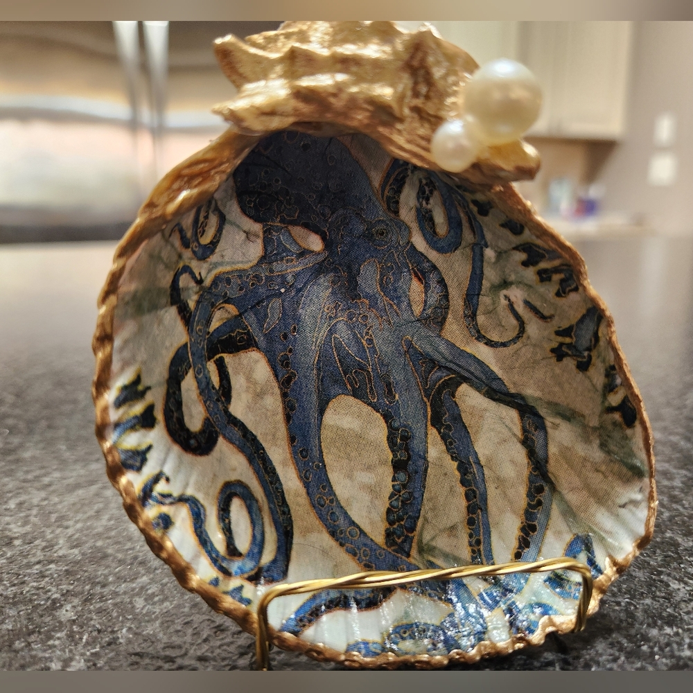 EXQUISITE EMBELLISHED OCTOPUS SEASHELL ONE OF A KIND GIFT